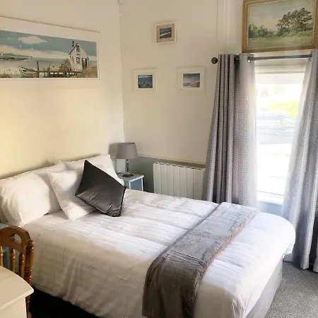 Westend Bar & Select Guest house Fenit