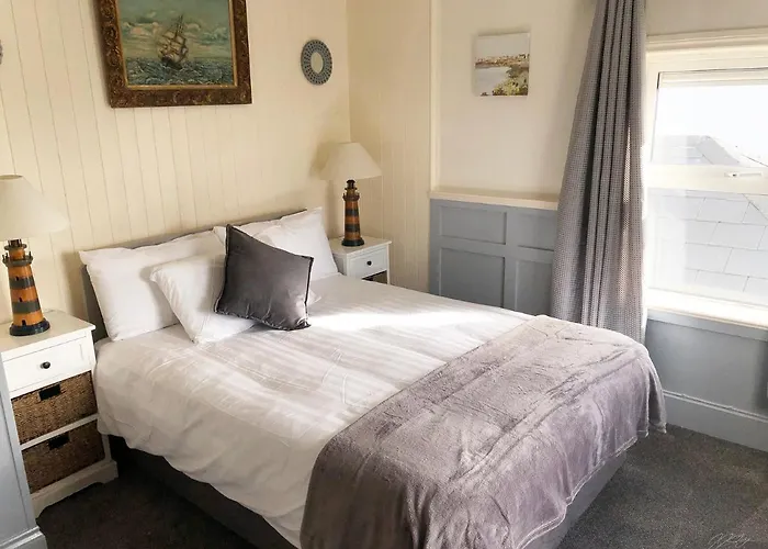 Guest house Westend Bar & Select Fenit