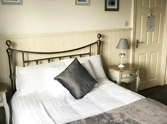 Guest house Westend Bar & Select Fenit