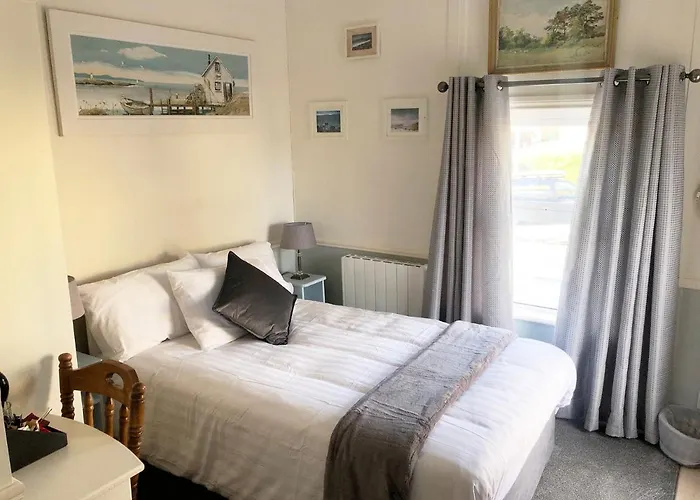 Westend Bar & Select Guest house Fenit