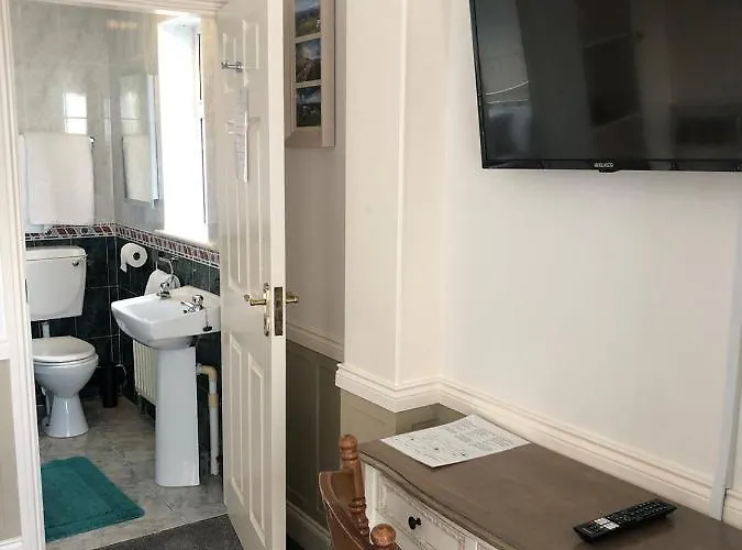 Gæstehus Westend Bar & Select