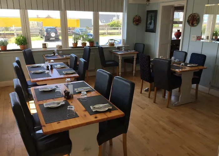 Guest house Westend Bar & Select Fenit